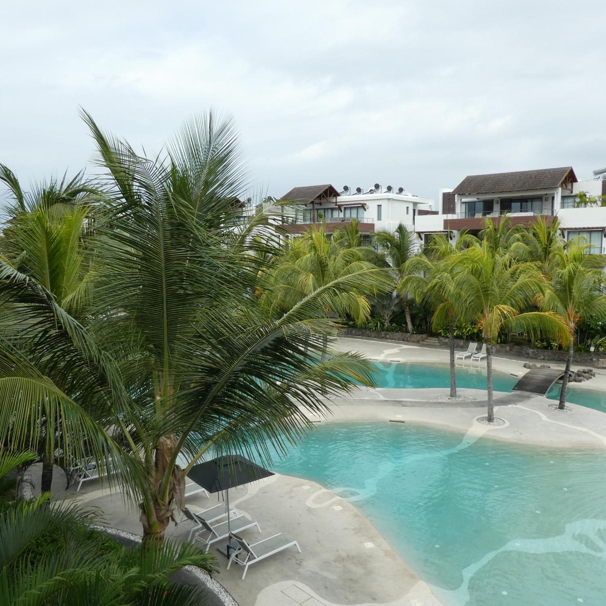 Appartement Le Dauphin Du Lagon Bleu - Plages De Mont Choisy Et De Trou Aux Biches Grand Baie Exterior photo